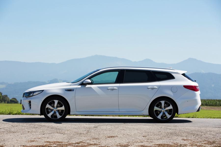  Kia Optima Sportswagon GT Line 2016 года  (WW) (фото 18 из 31)